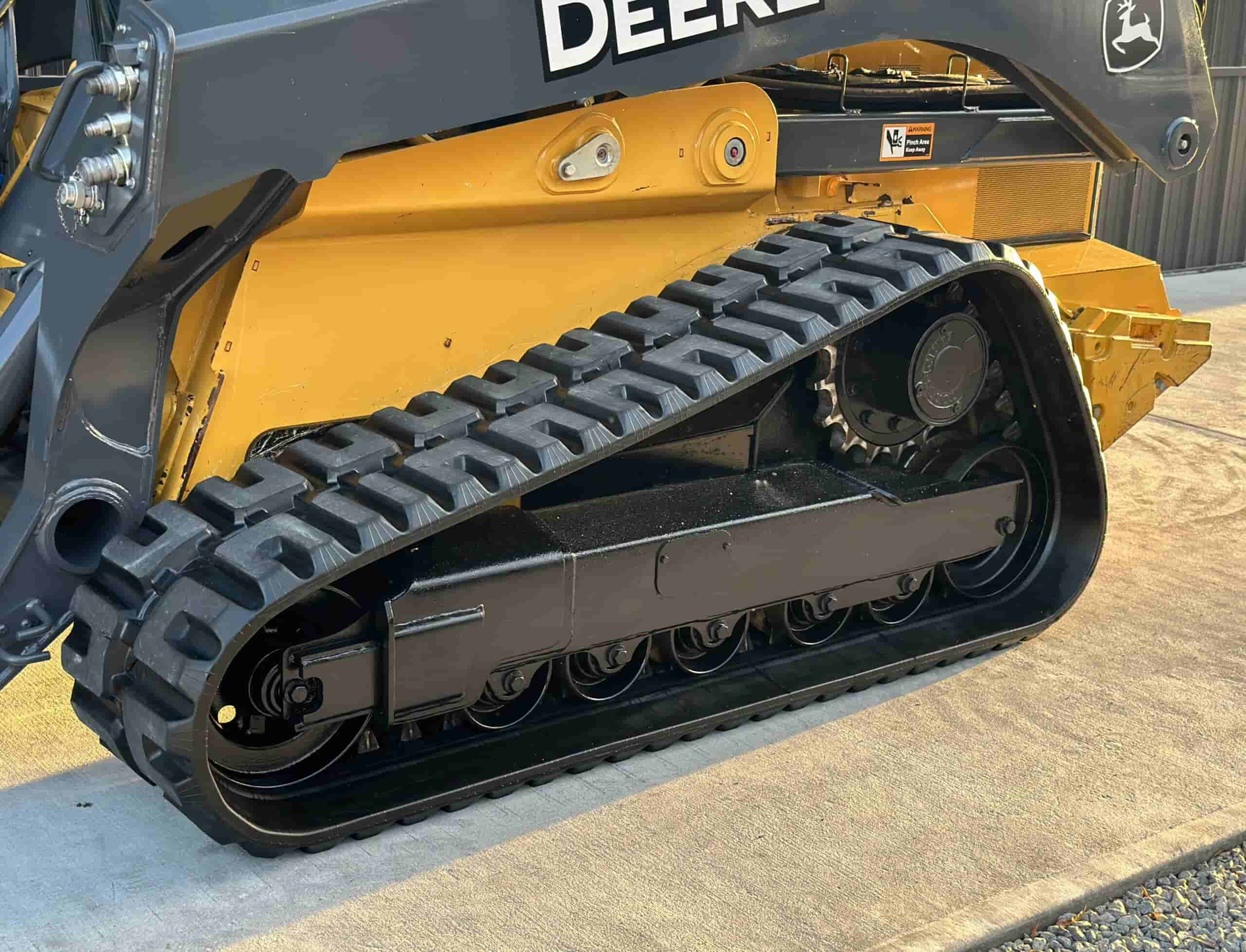 2019 JOHN DEERE 331G
